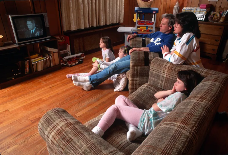 Abre as Cortinas, Que a Sessão da Tarde Não Acabou: A Nostalgia da TV que Está Dando Dinheiro
